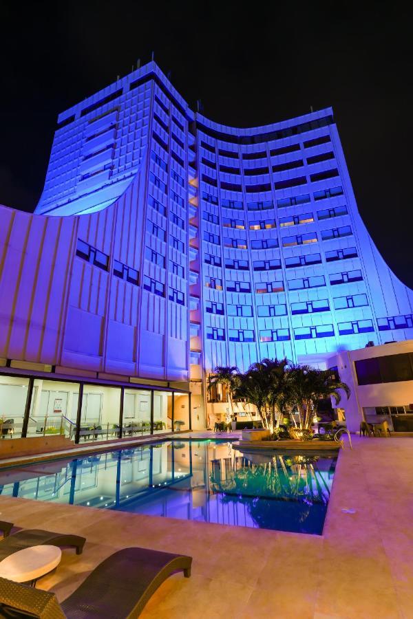 塞尔科蒂尔国际赌场酒店 Cúcuta 外观 照片 The hotel at night